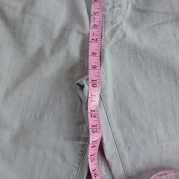 Canyon River Blues Women's Denim Capri Gray Jeans Size 12 Mid Rise. - Picture 7 of 10